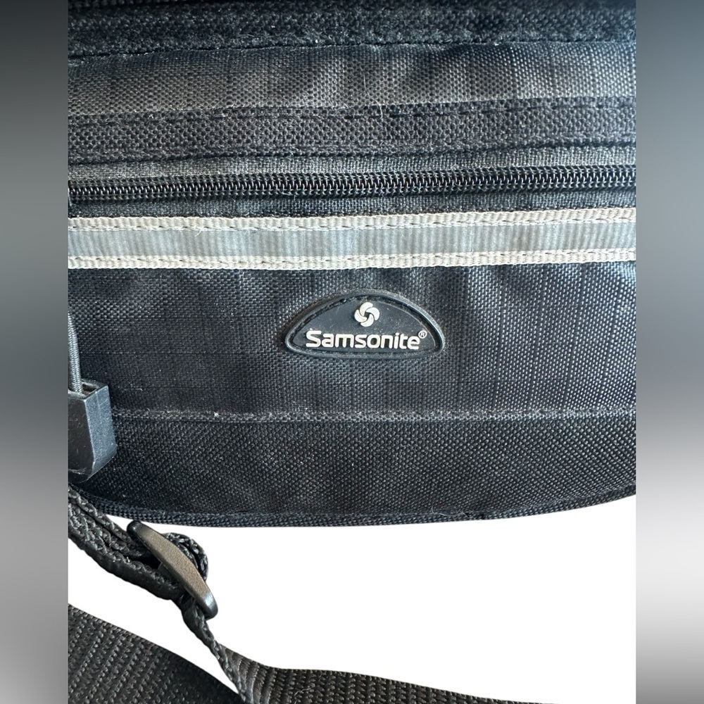 Samsonite Camera Case - Bag - Adjustable Strap - Black - Picture 2 of 4